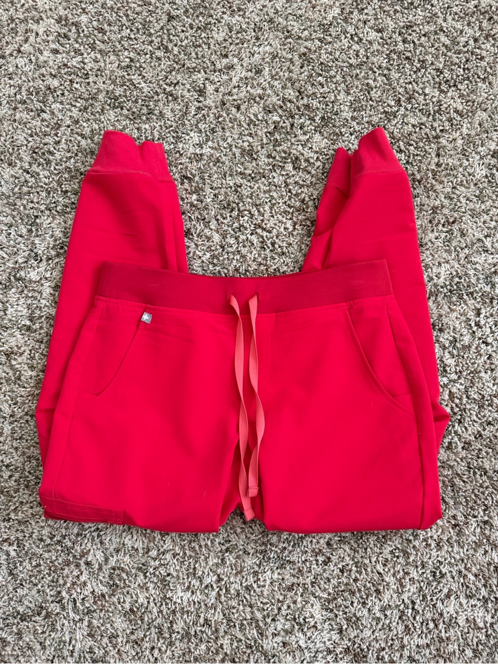 Figs Zamora joggers - Pop Red